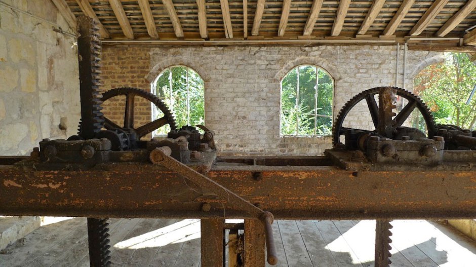 Les Moulins de Paillard. déstruction du 3eme passage du Loir et la turbine du 19eme siecle.