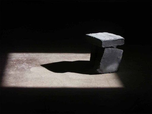 Guillaume Leblon. CHARIOT, 2010. Ceramic. 42 x 83,5 x 42 cm 