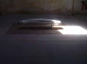 Guillaume Leblon. OTTOMAN, 2010. Straw, plaster, clay, sand and clothes. 140 x 69 x 52 cm