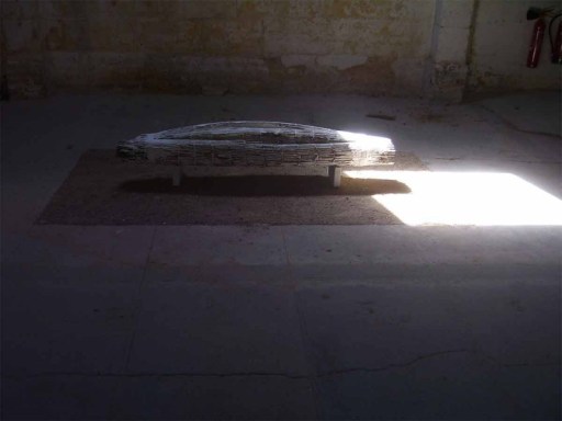 Guillaume Leblon. OTTOMAN, 2010. Straw, plaster, clay, sand and clothes. 140 x 69 x 52 cm 