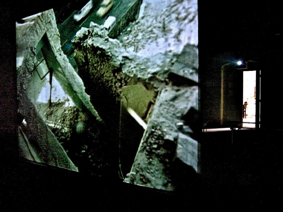 Gordon Matta-Clark. Conical Intersect. 1975. 18min40, couleur 16mm sur vidéo. Courtoisie de l’EAI et la galerie David Zwirmer.