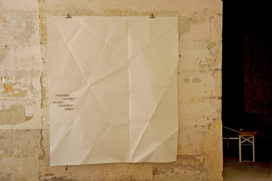 Vittorio Santoro.  Vittorio Santoro. Posture/Position/Place/ Peril. 2013. Courtoisie de l’artiste et Galerie Jérôme Poggi, Paris.