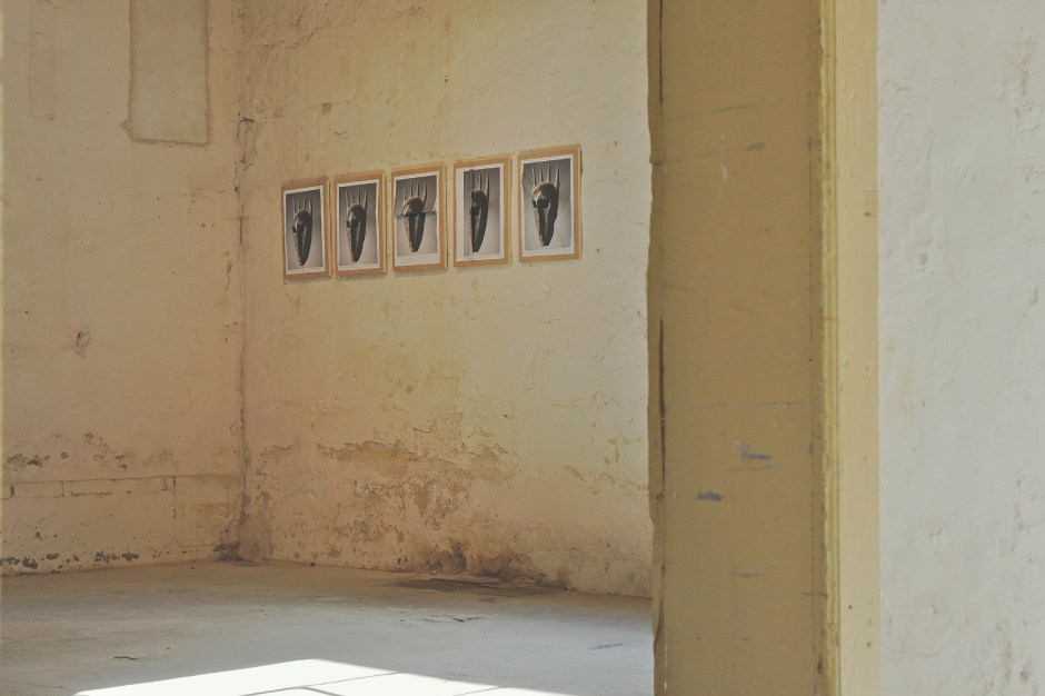 Vittorio Santoro.  Si je me taisais, je n’entendrais plus rien. Mais si je me taisais, les autres bruit reprendraient 2013. Courtoisie de l’artiste et Galerie Jérôme Poggi, Paris.