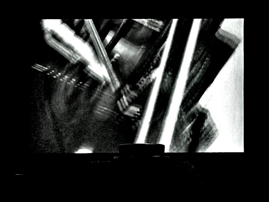 Gordon Matta-Clark. Substrait (Underground Dailies) 1976, 30min, noir & blanc et couleur. 16 mm sur vidéo. Courtoisie de l’EAI et la galerie David Zwirmer.