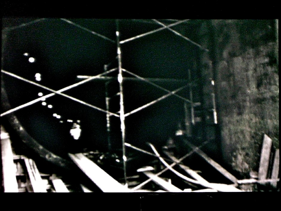 Gordon Matta-Clark. Substrait (Underground Dailies) 1976, 30min, noir & blanc et couleur. 16 mm sur vidéo. Courtoisie de l’EAI et la galerie David Zwirmer.