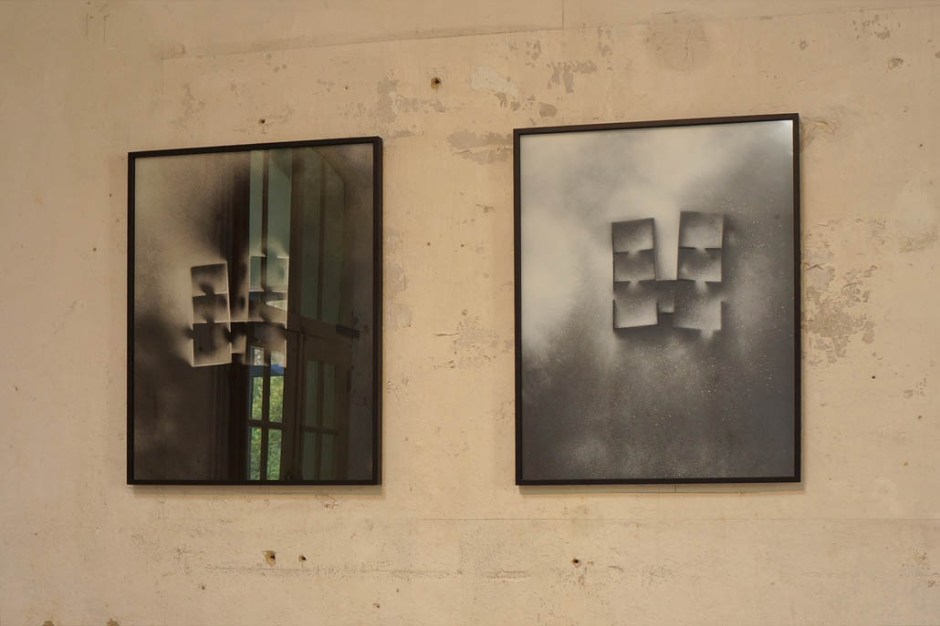 Marie-Jeanne Hoffner, Aéro-grammes, série de 4 peintures sur acétate, encadrées 50x 65 cm, 2014, courtesy galerie Dohyang Lee, Paris, Payne Shurvell Gallery, London© James Porter