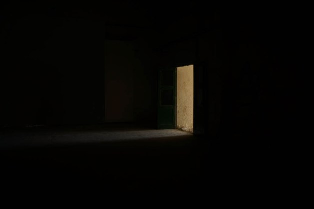 Vincent Lamouroux,Corridor, 2014, Bois de sapin, aggloméré, chaux éteinte