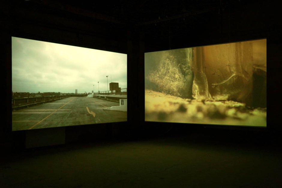 Oliver Beer, The Resonance Project: Pay and Display, 2011, installation vidéo sur deux écrans, courtesy Galerie Ropac, © James Porter