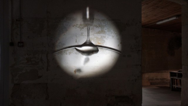 Francisco Tropa. Lanterne (goutte), 2012 - 2013. Courtesy of the galerie Jocelyn Wolff, Paris. Photo © James Porter