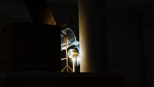 Francisco Tropa. Lanterne (goutte), 2012 - 2013. Courtesy of the galerie Jocelyn Wolff, Paris. Photo © James Porter 