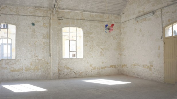 Francisco Tropa. Pai Mãe - Père Mère, 2009. Courtesy of the galerie Jocelyn Wolff, Paris. Photo © James Porter 