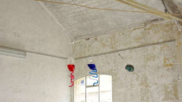 Francisco Tropa. Pai Mãe - Père Mère, 2009. Courtesy of the galerie Jocelyn Wolff, Paris. Photo © James Porter 