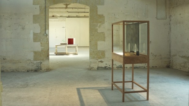 Francisco Tropa. Sim Não - Oui Non, 2009. Courtesy of the galerie Jocelyn Wolff, Paris. Photo © James Porter 