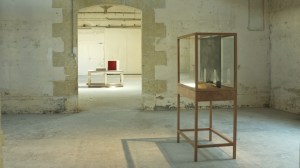 Francisco Tropa. Sim Não - Oui Non, 2009. Courtesy of the galerie Jocelyn Wolff, Paris. Photo © James Porter