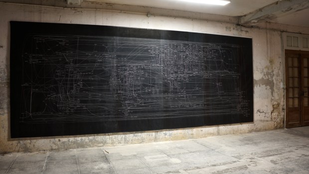  Julien Prévieux, La somme de toutes les peurs, 2007. Impression sur papier 210 x 530 cm. Courtesy Galerie Jousse Entreprise, Paris. Photo © James Porter 